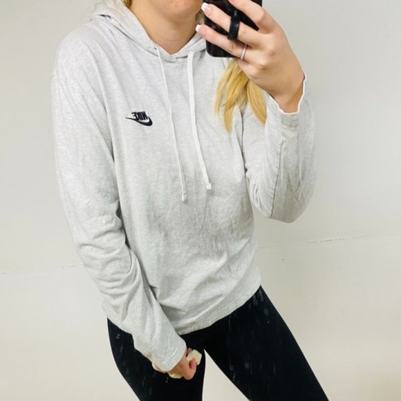 Nike Tops - Nike Sweatshirt